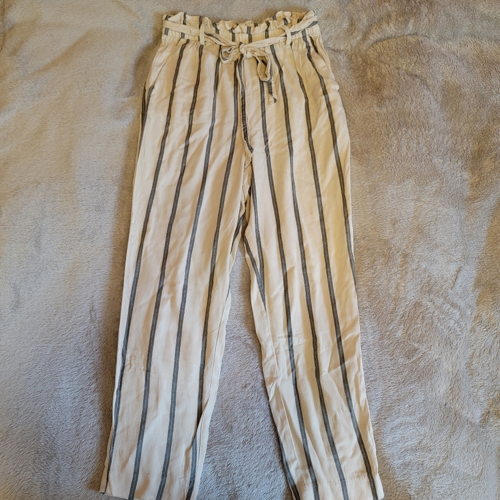 H&M || vertical striped pants